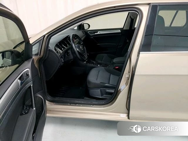 Volkswagen Golf 2019 Желтый из Китая, фото 3