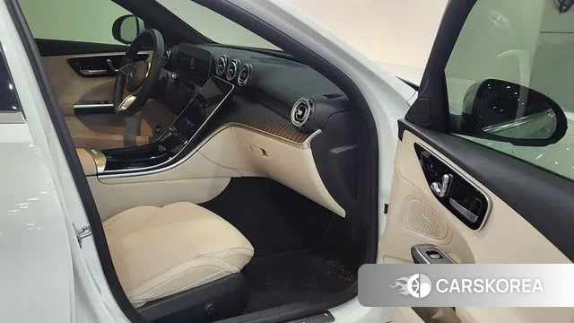 Mercedes-Benz C-Class W206 2023 Белый из Кореи, фото 3