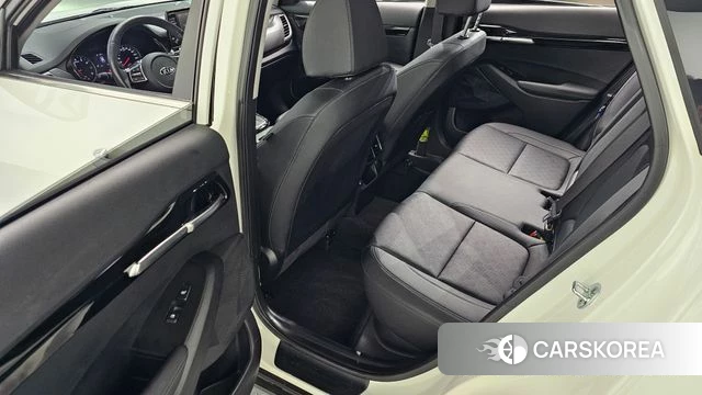 Kia Seltos 2021 Белый из Кореи, фото 3