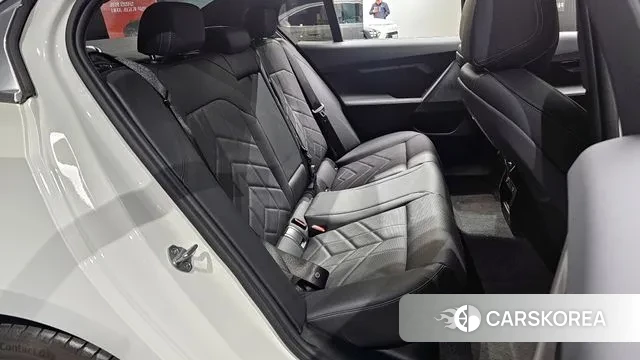 BMW 5 Series (G60) 2024 Белый из Кореи, фото 3