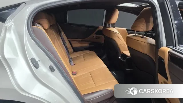 Lexus ES300h 7th generation 2020 Белый из Кореи, фото 3