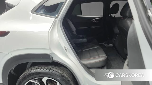 Chevrolet (GM Daewoo) Trax Crossover 2023 Белый из Кореи, фото 3