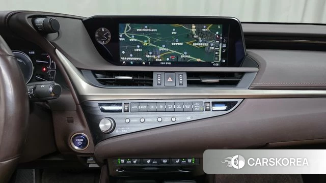 Lexus ES300h 7th generation 2021 Белый из Кореи, фото 3