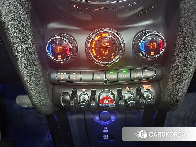 Mini Cooper Convertible 2022 Зеленый из Кореи, фото 3