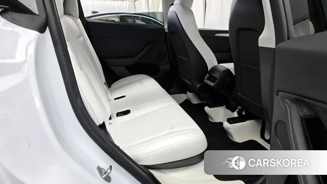 Tesla Model Y 2024 Белый из Кореи, фото 3