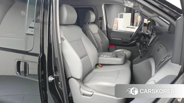 Hyundai The New Grand Starex 2020 Черный из Кореи, фото 3