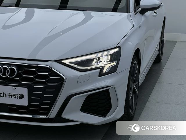 Audi A3 2023 Белый из Китая, фото 3