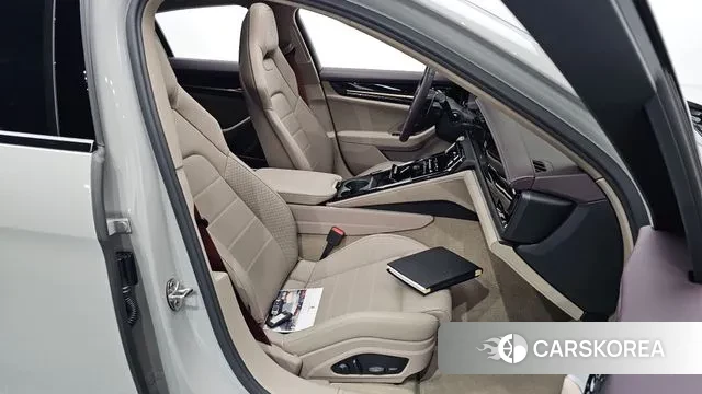 Porsche Panamera (972) 2025 Серебристо-серый из Кореи, фото 3