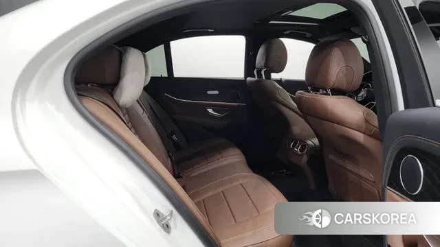 Mercedes-Benz E-Class W213 2023 Белый из Кореи, фото 3