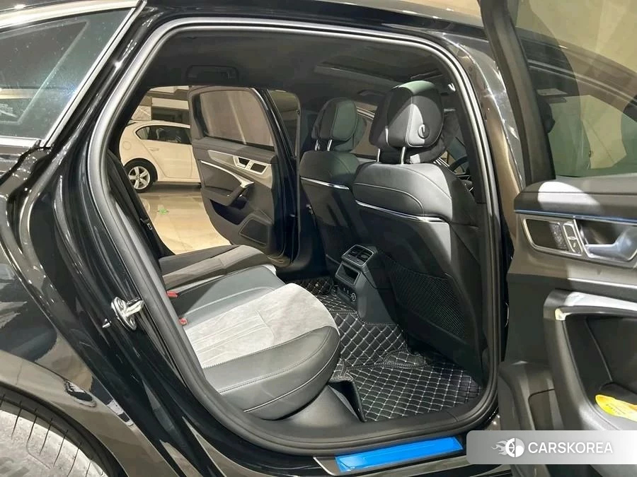 Audi A6L 2022 Черный из Китая, фото 3