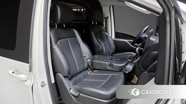 Hyundai Staria 2021 Белый из Кореи, фото 3