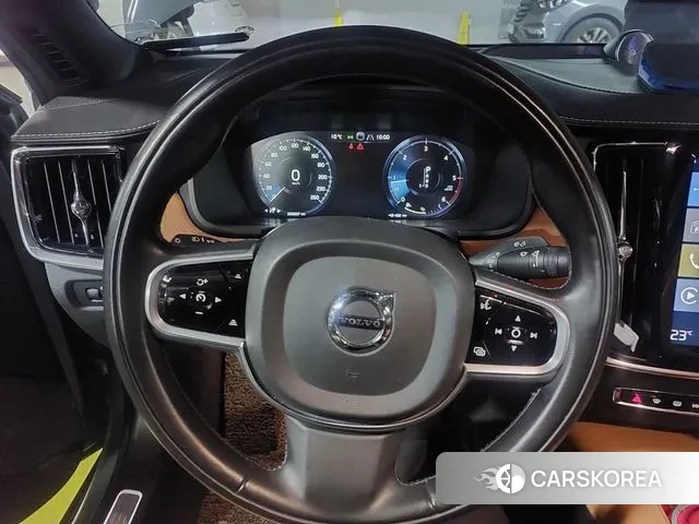 Volvo S90 2018 Серебристо-серый из Кореи, фото 3