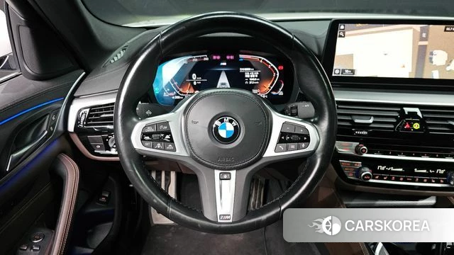 BMW 5 Series (G30) 2022 Белый из Кореи, фото 3