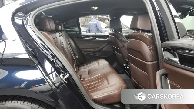 BMW 5 Series (G30) 2022 Черный из Кореи, фото 3