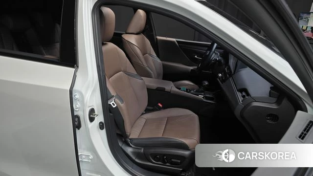 Lexus ES300h 7th generation 2023 Белый из Кореи, фото 3