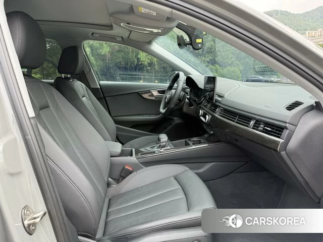 Audi A4 (import) 2022 Темно-серый из Китая, фото 3