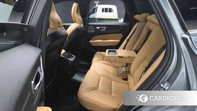 Volvo XC60 second Generation 2021 Серый из Кореи, фото 3