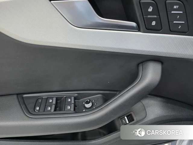 Audi A4 (B9) 2023 Серебряный из Кореи, фото 3