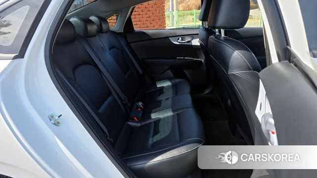 Kia The New K3 2nd generation 2022 Белый из Кореи, фото 3