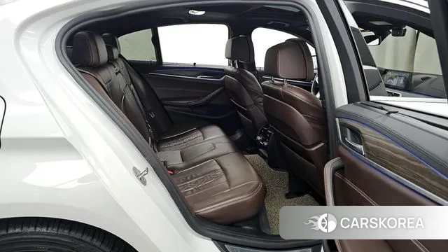 BMW 5 Series (G30) 2019 Белый из Кореи, фото 3