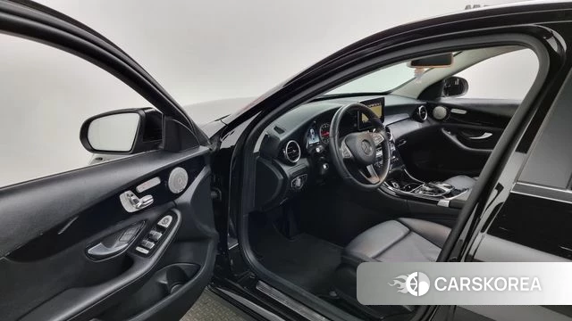 Mercedes-Benz C-Class W205 2018 Черный из Кореи, фото 3