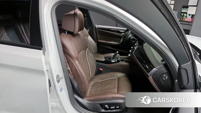 BMW 5 Series (G30) 2019 Белый из Кореи, фото 3