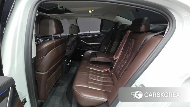 BMW 5 Series (G30) 2018 Белый из Кореи, фото 3