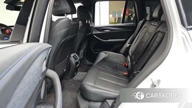 BMW iX3 2024 Белый из Кореи, фото 3