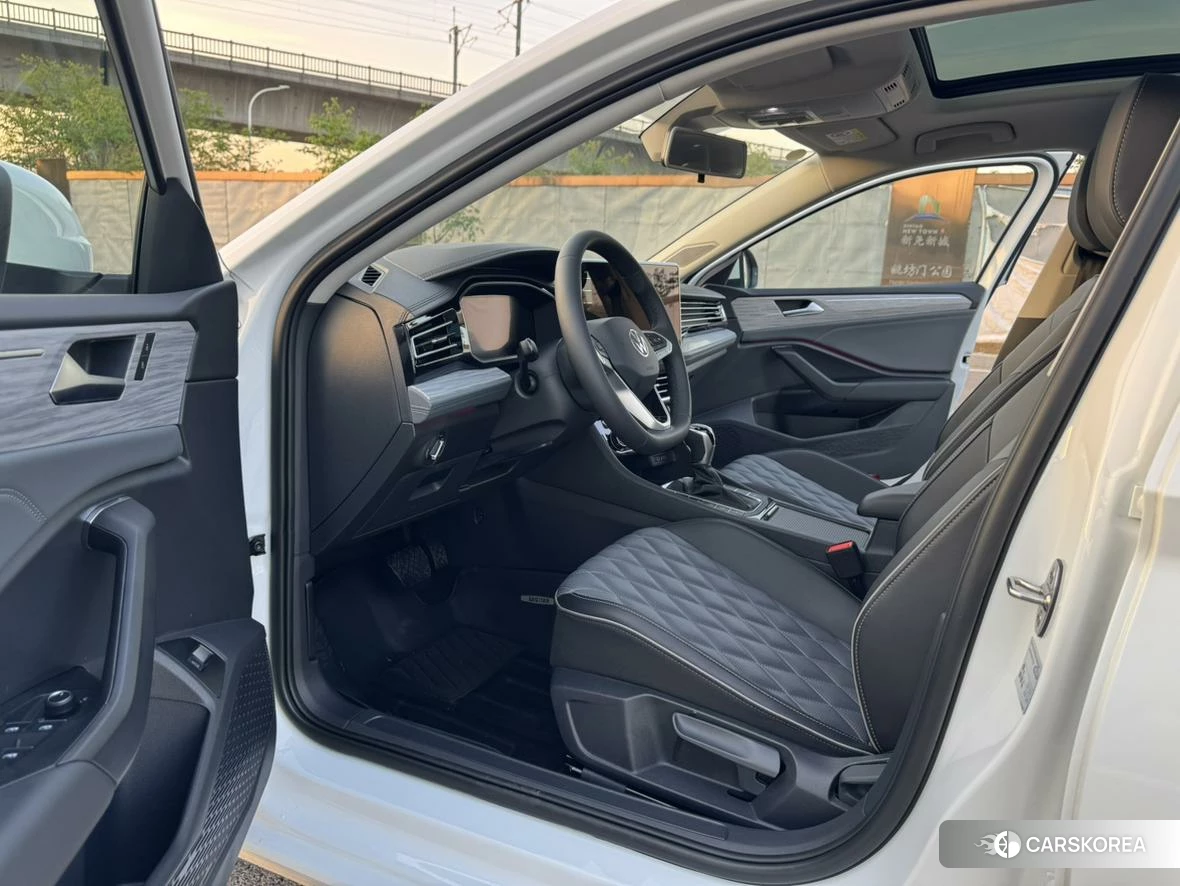 Volkswagen Sagitar 2024 Белый из Китая, фото 3