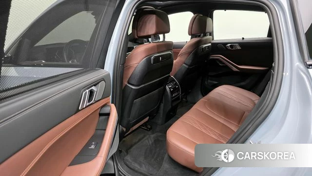 BMW X6 (G06) 2024 Серебристо-серый из Кореи, фото 3