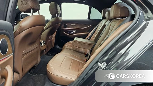 Mercedes-Benz E-Class W213 2021 Серый из Кореи, фото 3