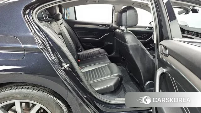 Volkswagen Passat GT (B8) 2022 Черный из Кореи, фото 3