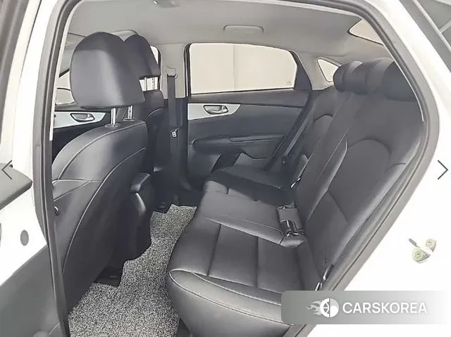 Kia The New K3 2nd generation 2022 Белый из Кореи, фото 3