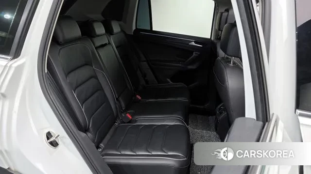 Volkswagen Tiguan second Generation 2023 Белый из Кореи, фото 3