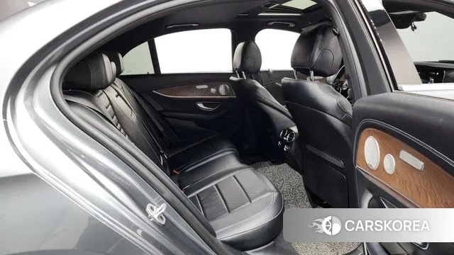 Mercedes-Benz E-Class W213 2021 Серый из Кореи, фото 3