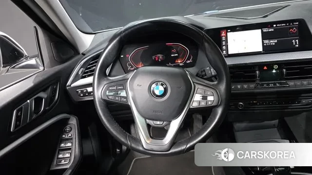 BMW 1 Series (F40) 2021 Белый из Кореи, фото 3