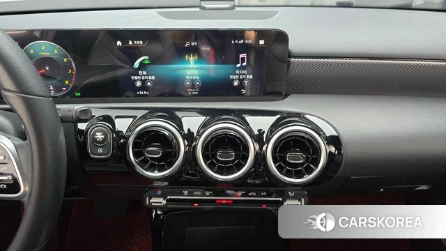Mercedes-Benz A-Class W177 2019 Песочный из Кореи, фото 3