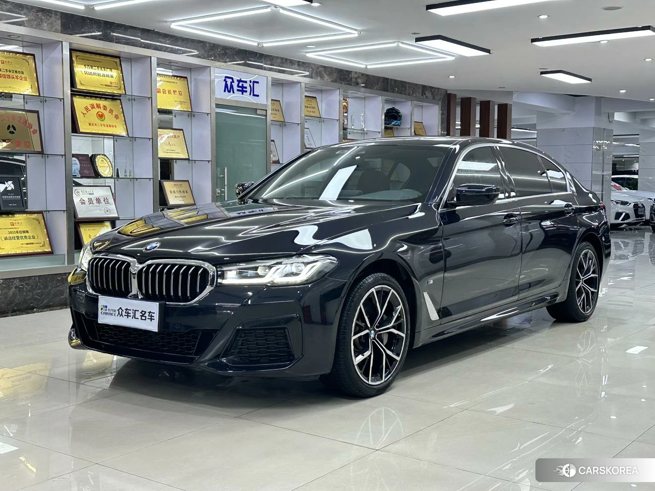 BMW 5 series 2021 Черный из Китая, фото 3