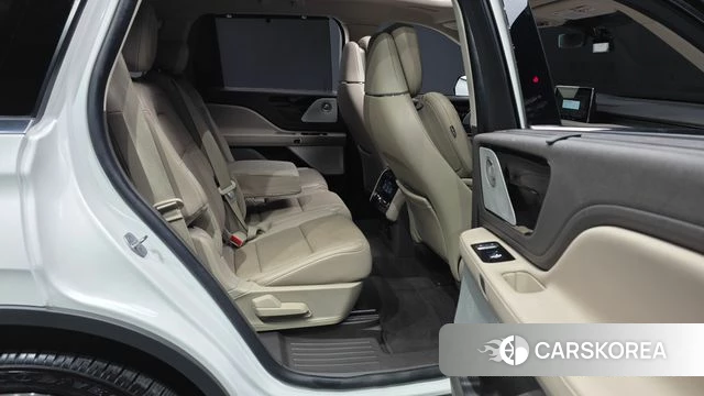 Lincoln Aviator 2nd generation 2022 Белый из Кореи, фото 3