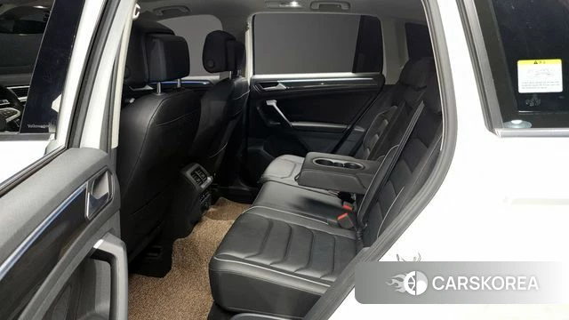 Volkswagen Tiguan second Generation 2023 Белый из Кореи, фото 3