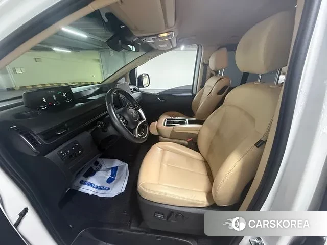 Hyundai Staria 2023 Белый из Кореи, фото 3