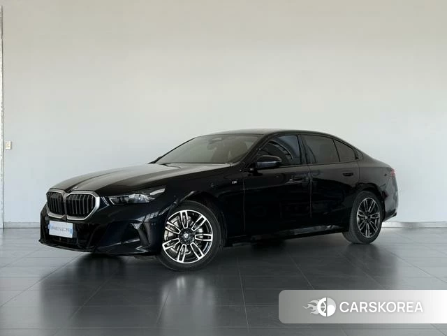 BMW 5 series (imported) 2025 Черный из Китая, фото 3
