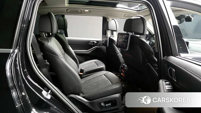 BMW X7 (G07) 2022 Черный из Кореи, фото 3