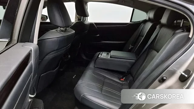 Lexus ES300h 7th generation 2020 Серый из Кореи, фото 3