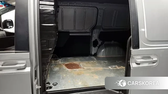 Hyundai Staria 2023 Серебряный из Кореи, фото 3