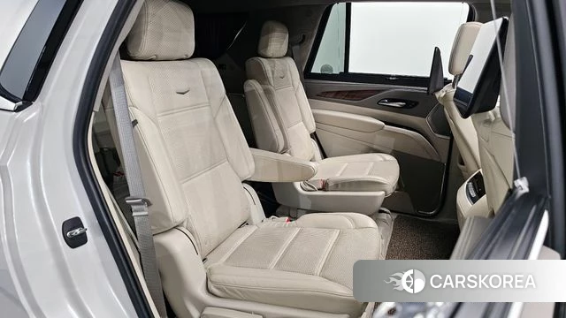 Cadillac Escalade 5th Generation 2021 Белый из Кореи, фото 3