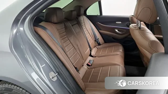 Mercedes-Benz E-Class W213 2018 Серый из Кореи, фото 3