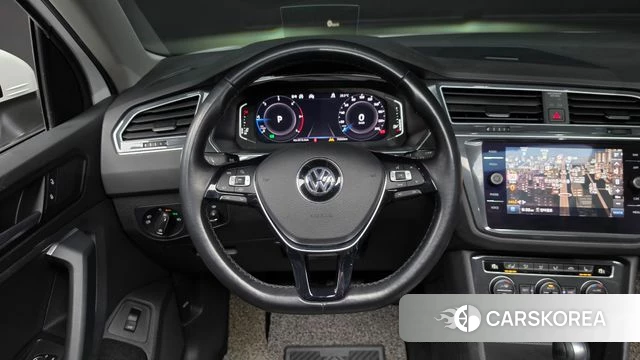 Volkswagen Tiguan second Generation 2020 Белый из Кореи, фото 3