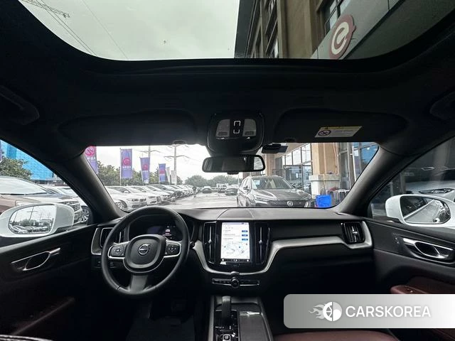 Volvo XC60 2022 Белый из Китая, фото 3