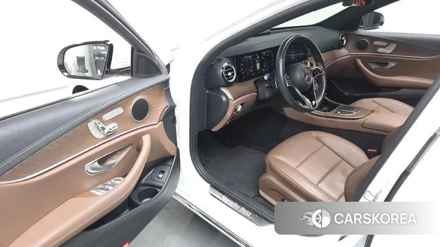Mercedes-Benz E-Class W213 2020 Белый из Кореи, фото 3